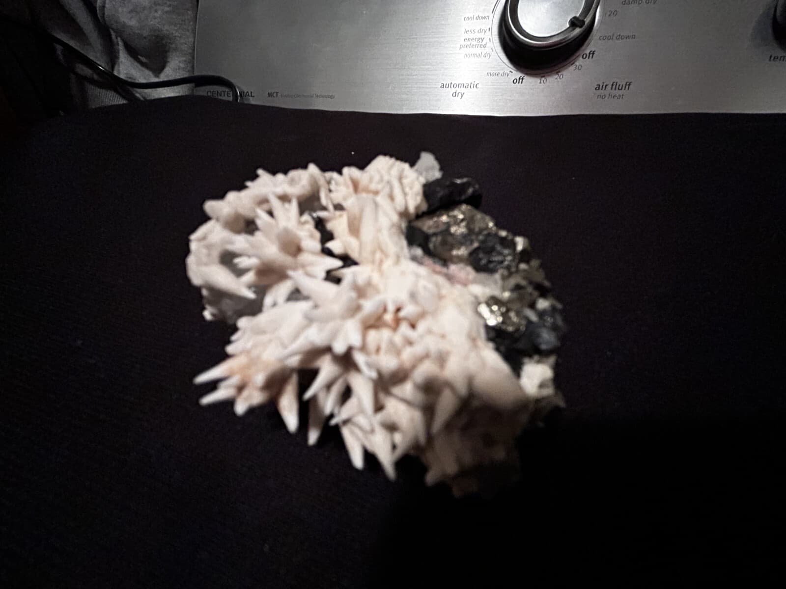 KB: NICE! SW & LW FL. MODERATE RED CALCITE XLS. FROM ANCASH, PERU 5