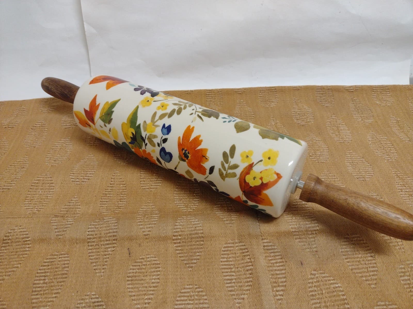 PioneerWoman Timeless Floral Ceramic 18"Rolling Pin Wood Handles Retired 2915DMT 2