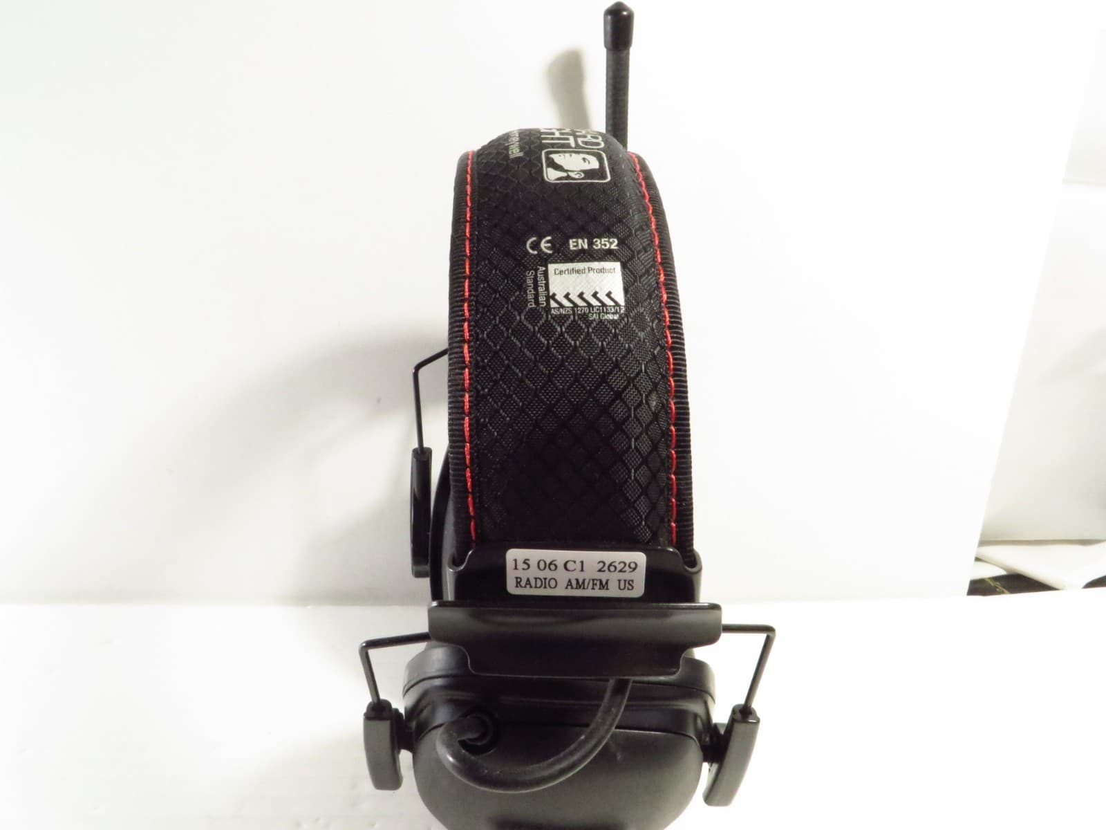 Honeywell Howard Leight Sync Radio AM/FM Headphones Hearing Protection EN352 3