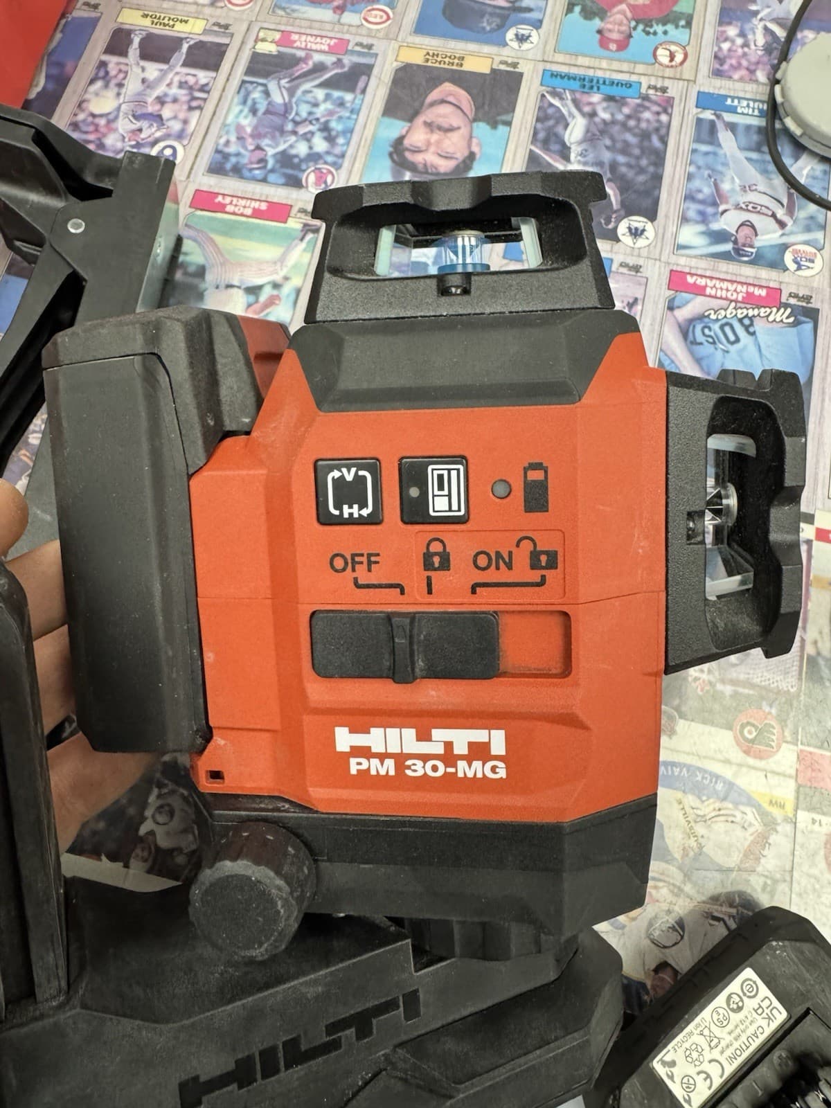 Hilti PM 30-MG Multi Line Laser Level With 2 Batteries Green Laser Works Great 3