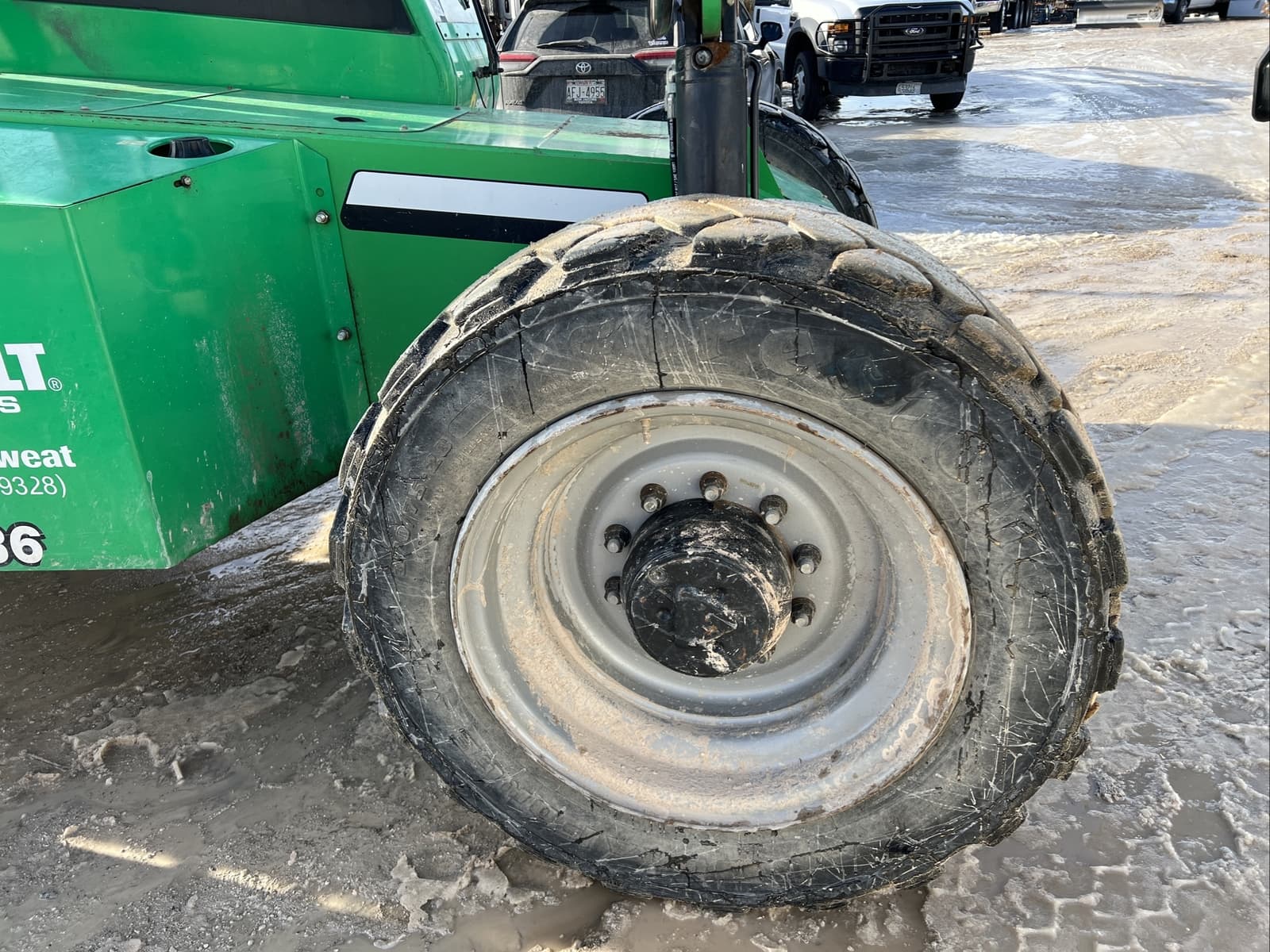 2015 JLG 6036 6000# capacity cab heat Cummins diesel 2800 hours 60” Forks 5