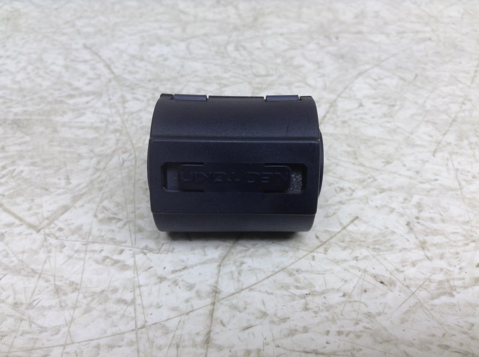 Nec/Tokin ESD-SR-250 Snap-On Core Cable Clamp ESDSR250 (TBI) 3