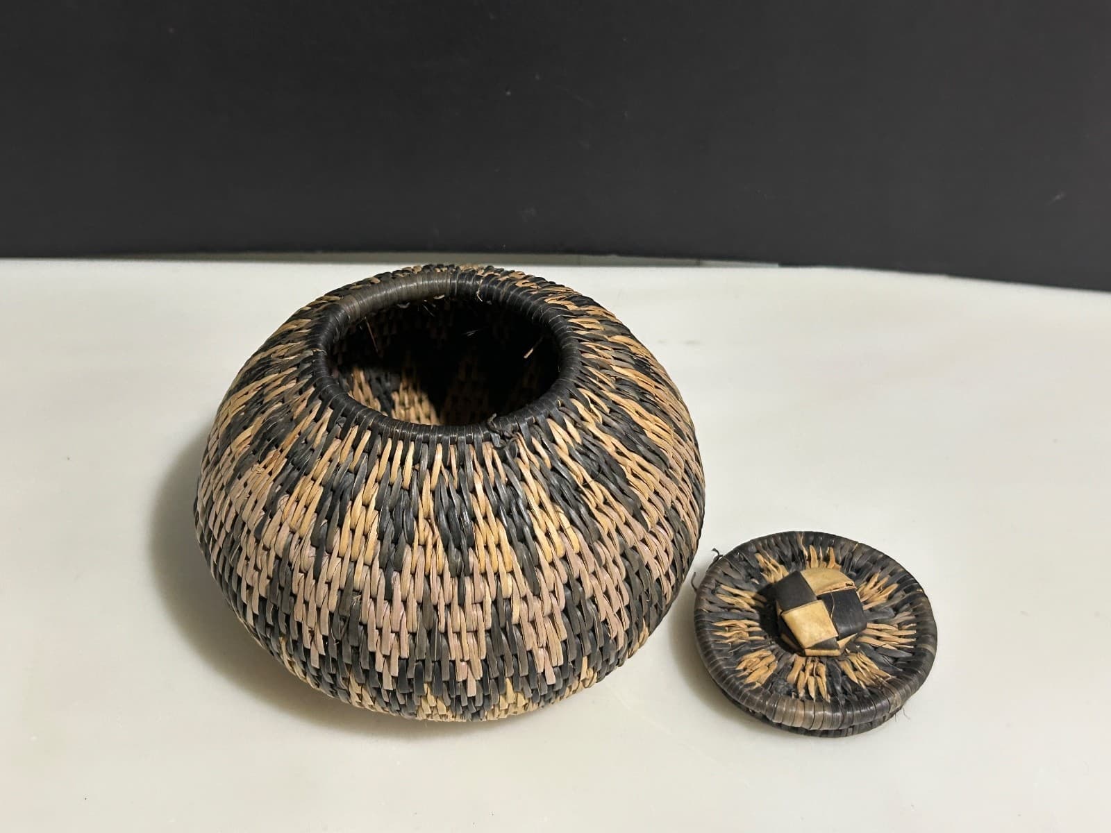 NEW NEVER USED Traditional ZULU HERB CONTAINER IQUTU Woven Palm, Bark & Grass 6