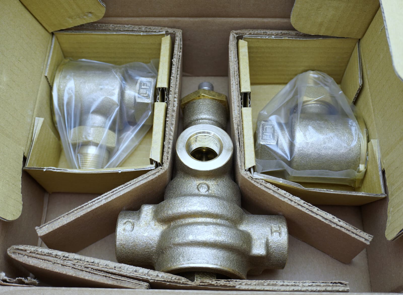 Powers Hydroguard LFMM431-1 3/4 in Mixing Valve LF Rough Bronze 2