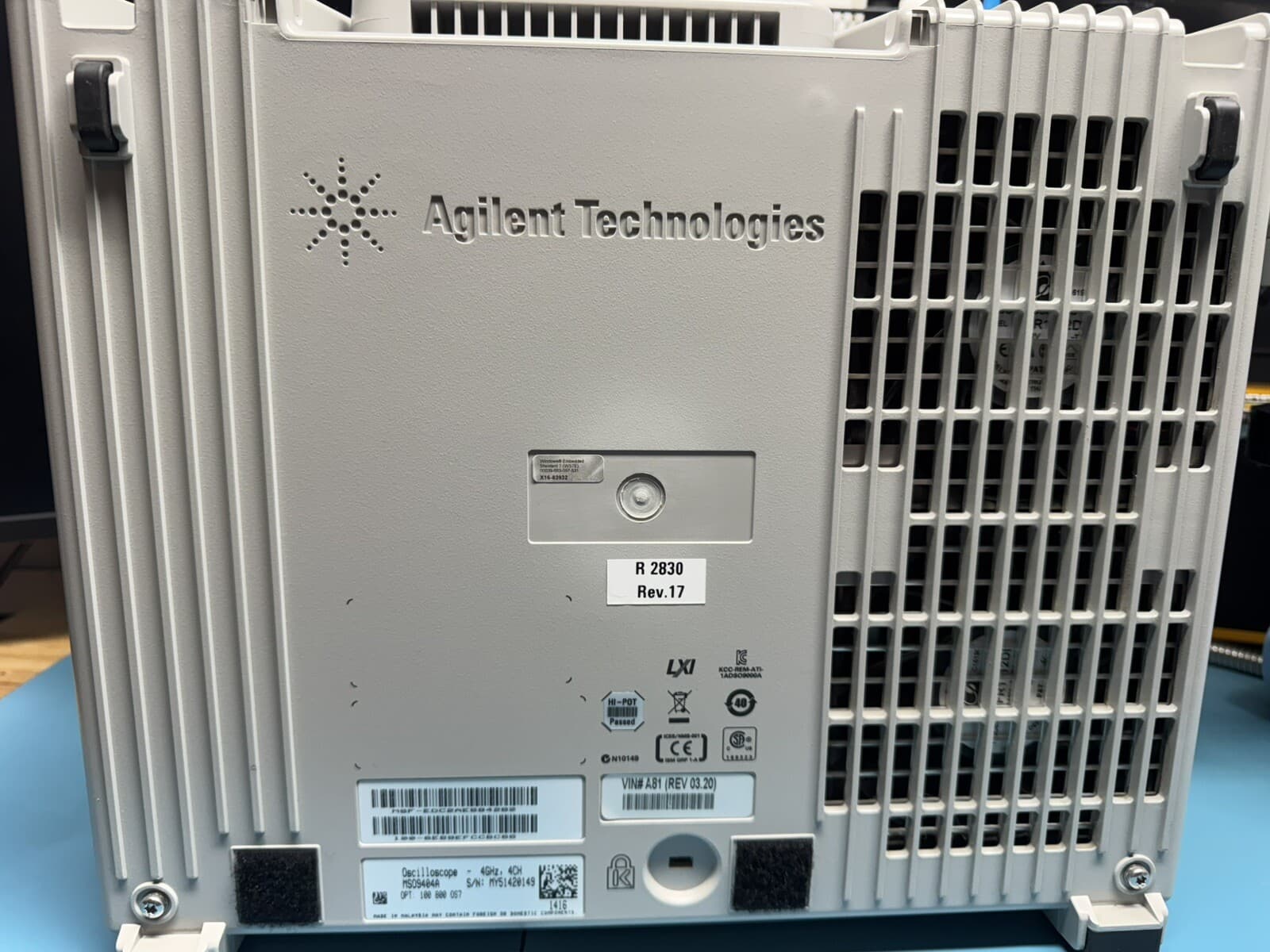 Agilent Mixed Signal Oscilloscope MSO9404A (4GHz, 20GSa/s, 4CH, 100Mpts) + Acc's 5