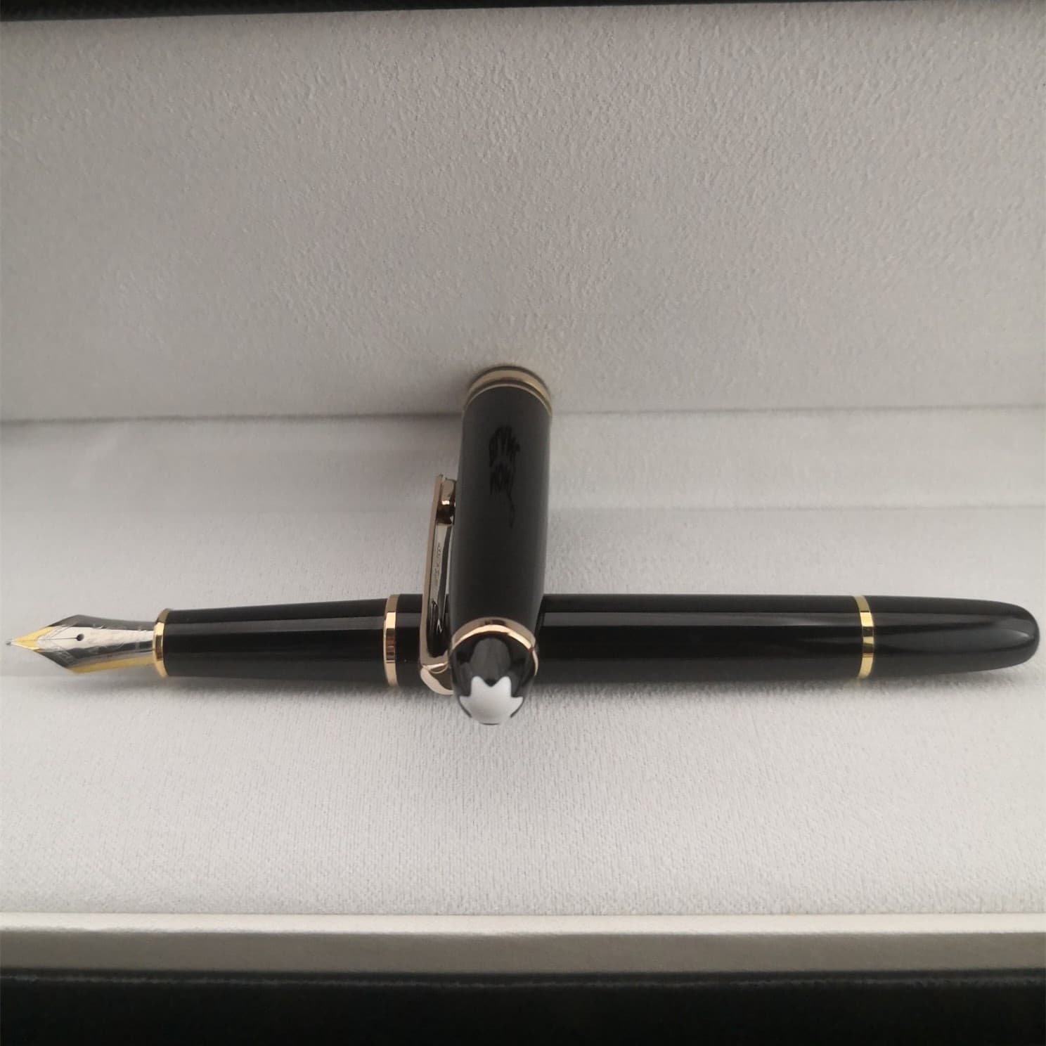 Perfect Resin Series Bright Black-Gold Clip M nib Fountain Pen 3