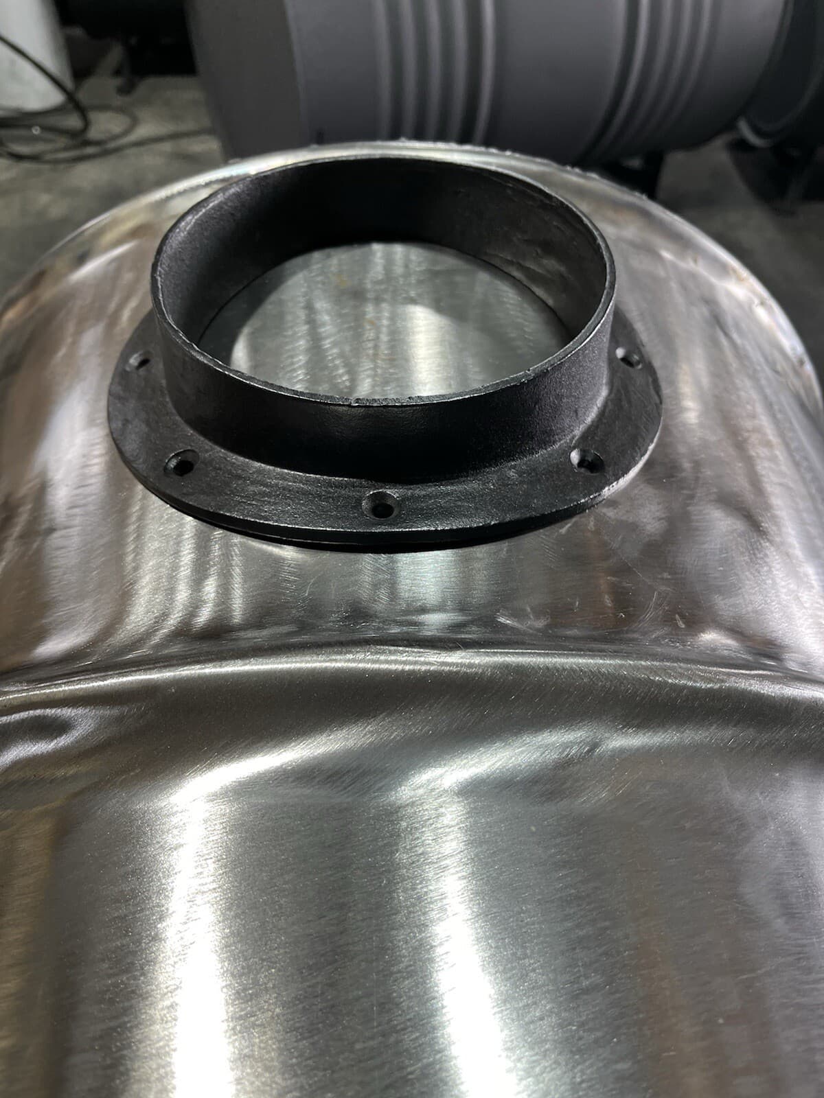 Cast Iron Flue 6” For 6” Stove Pipe Curved For Metal Barrel, Replacement Part 2