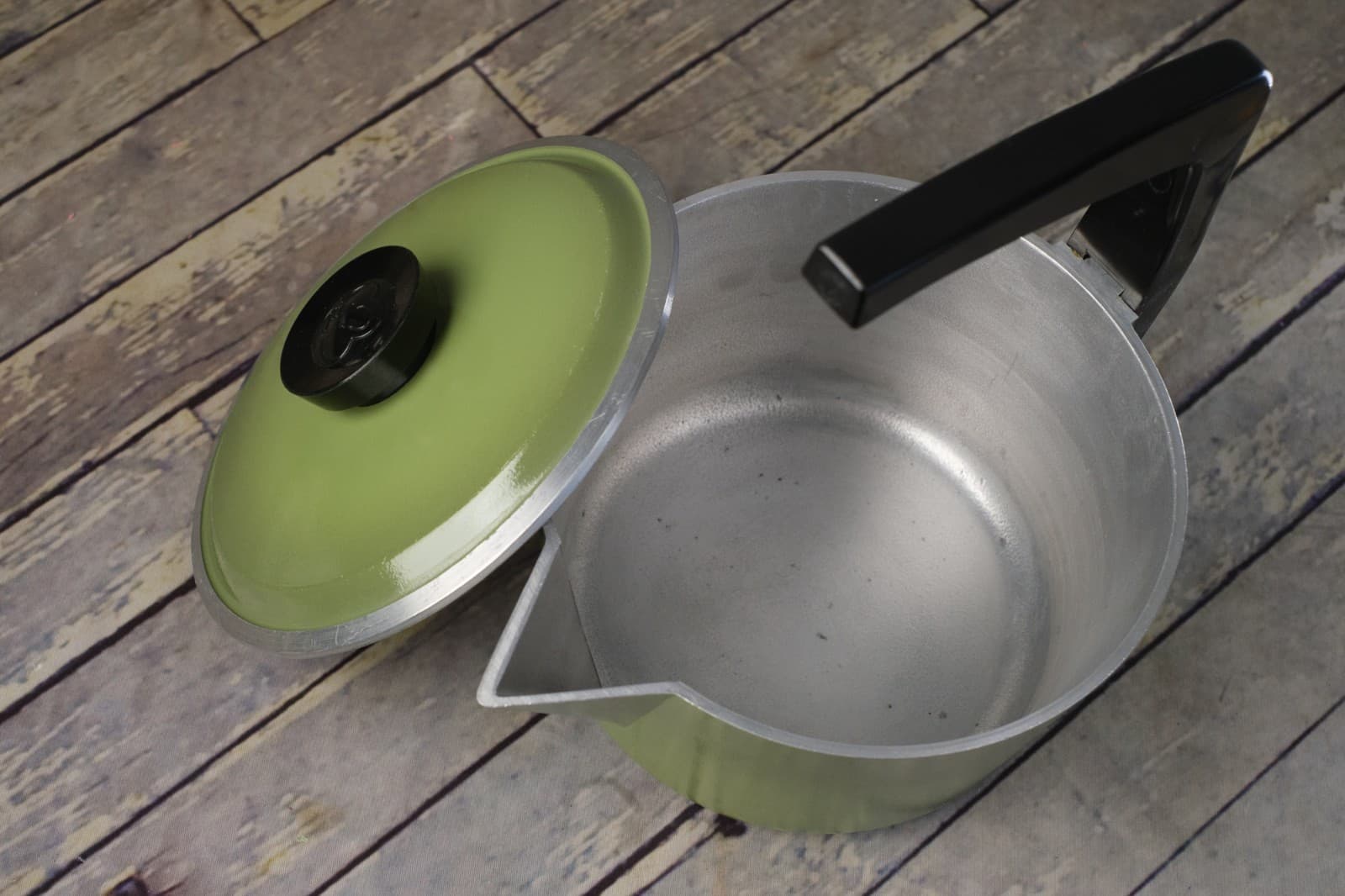 CLUB ALUMINUM Cookware Tea Kettle Pot with Lid Handle Avocado Green CLEAN Vtg 3