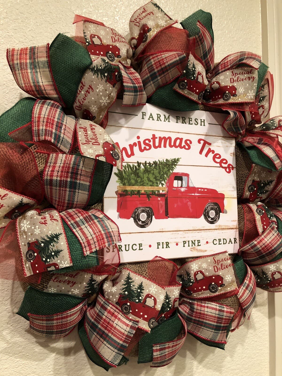 FARMHOUSE Red Truck CHRISTMAS Trees WREATH 🎄 BURLAP Deco Mesh RUSTIC Farm Fresh 5