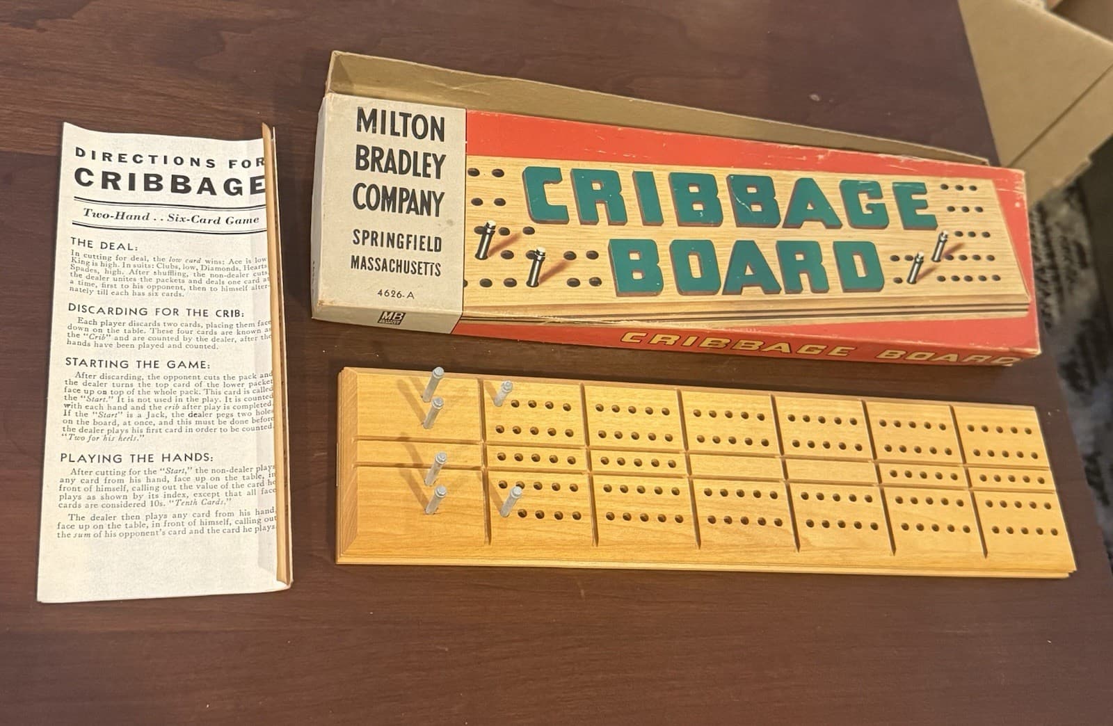 Vintage 1960s Cribbage Board Game Milton Bradley Company 4626-A COMPLETE Mass.
