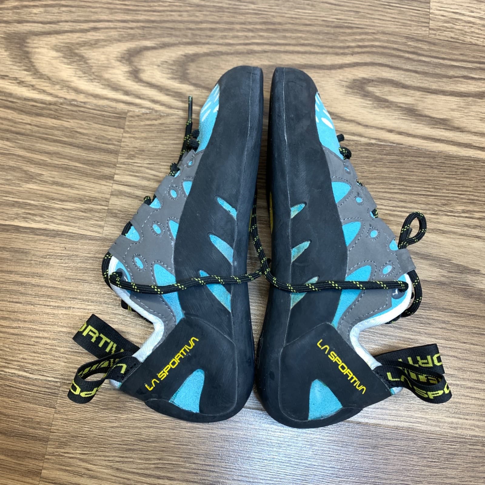 La Sportiva 10QTU Tarantulace Rock Climbing Shoes Blue Grey Leather Women's 37.5 2