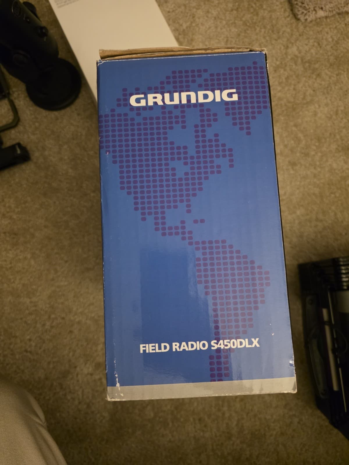Grundig S450DLX Field Radio AM/FM/SW with box and power supply 3