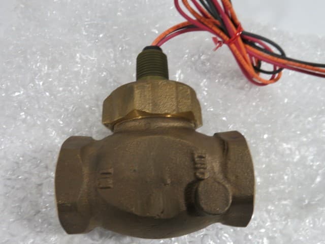 Gems 27071 Shuttle Type Flow Switch 1.25" NPT 50-240VAC 20VA ! NEW ! 2