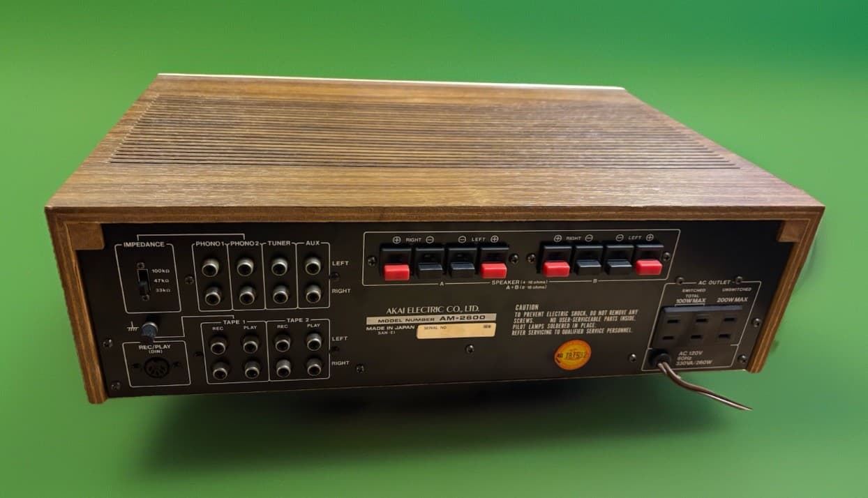 Akai AM-2600 Stereo Integrated Amplifier SERVICED - 60 w RMS - Vintage Japan 70s 2