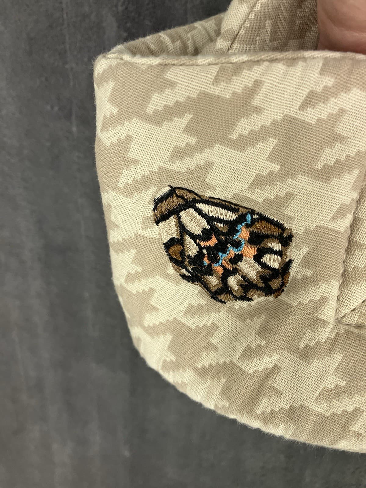 MABĒ The Monarch Baby Carrier Houndstooth Beige Brown Tan Hip - 3 positions 5