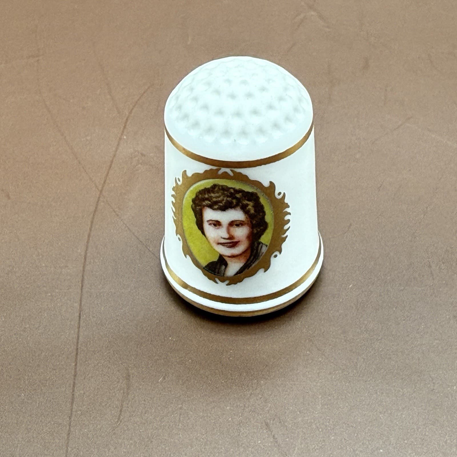 (7) Franklin Porcelain Presidential First Ladies Thimbles - After 1877 4