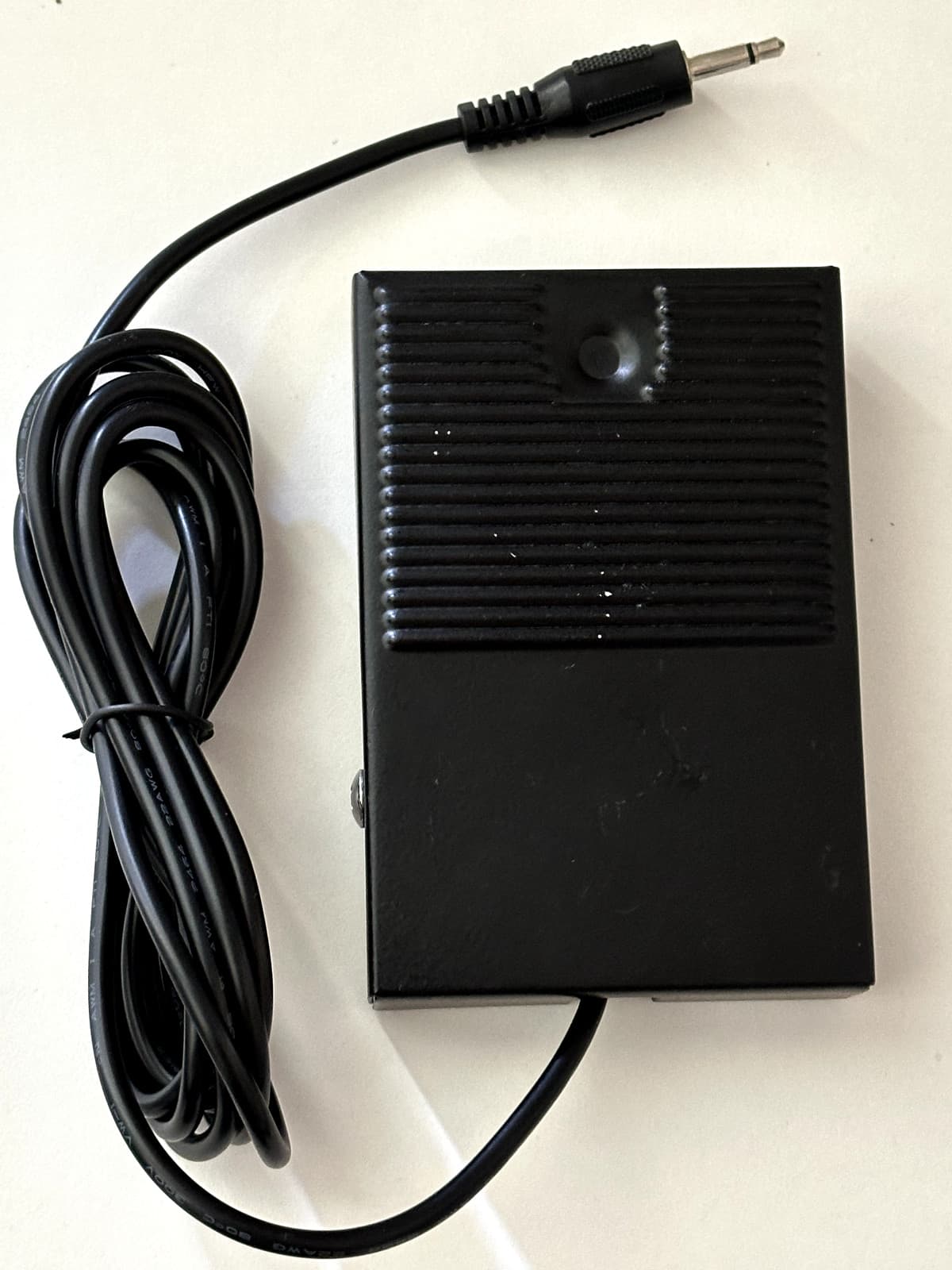 Foot switch for Drummond Scientific Nanoject II or WPI Nanoliterr 2000 injector