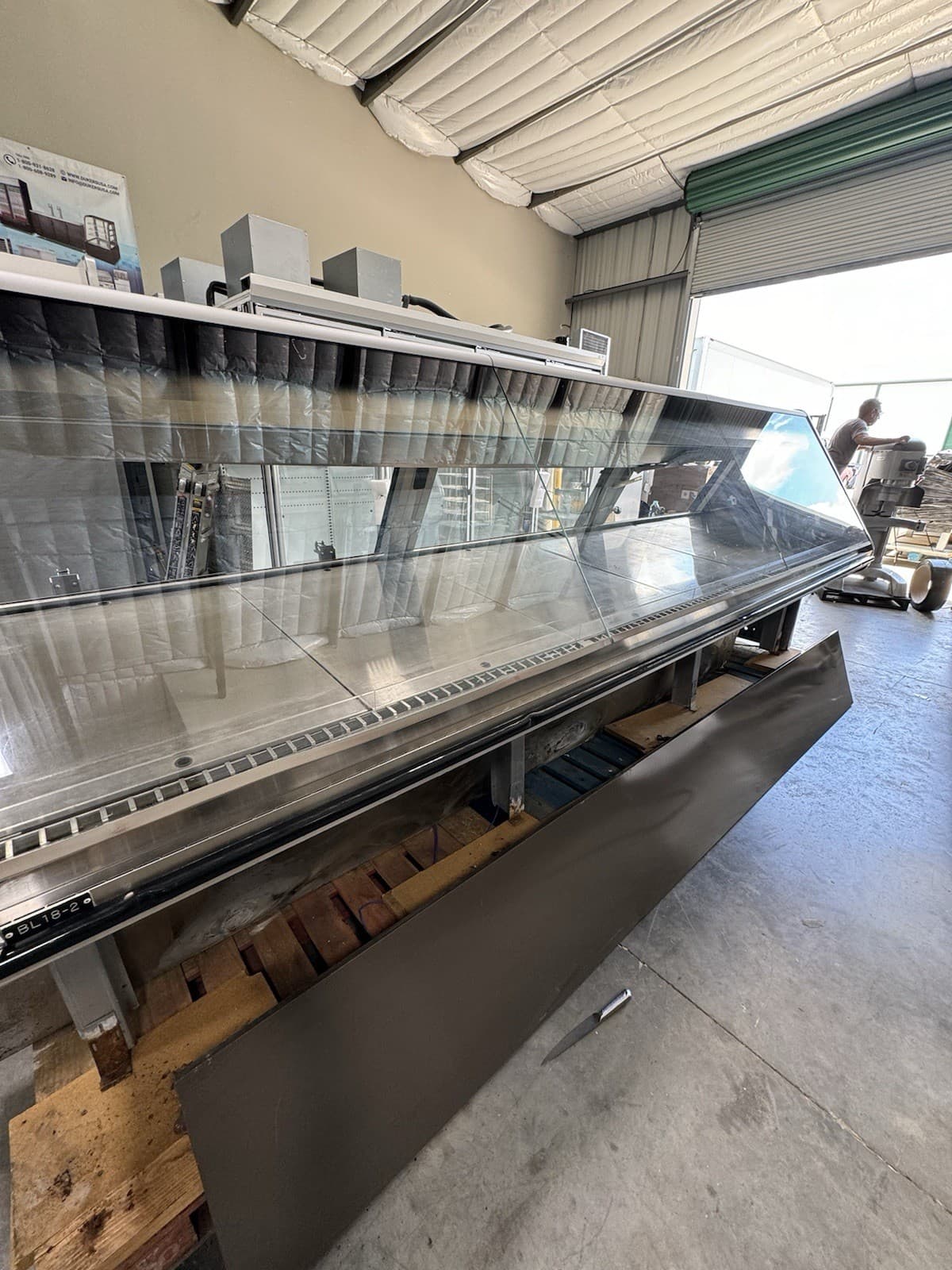 Hussmann meat case display seafood case deli case 2016  GRAVITY COIL red meat 2