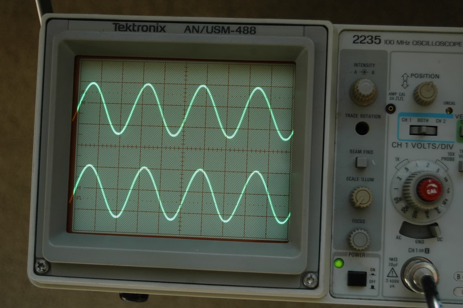 Tektronix 2235 AN/USM488 100MHz Oscilloscope, Two Probes, Power Cord Refurbished 5