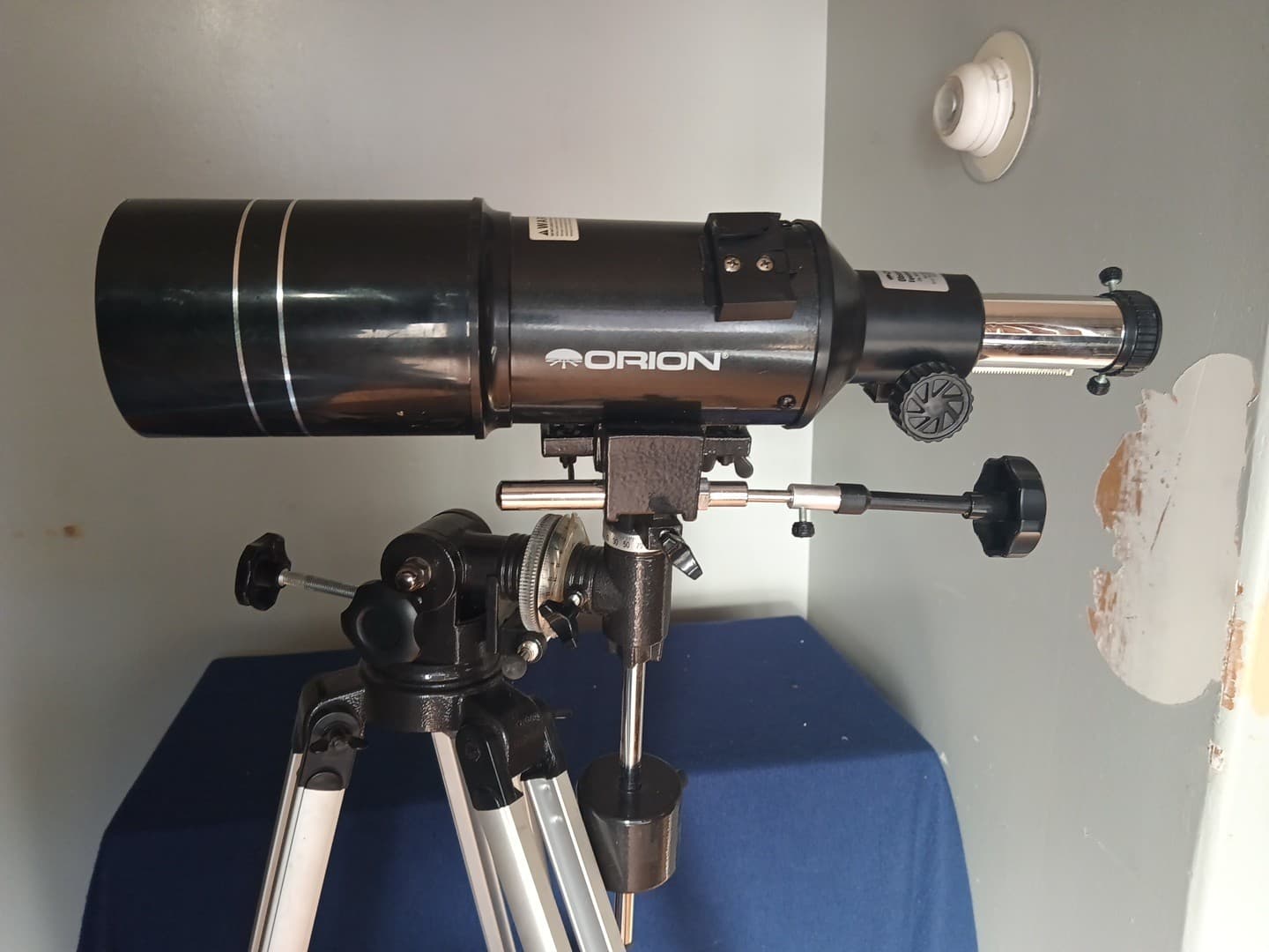 Orion Observer Refractor Telescope with Tripod 2