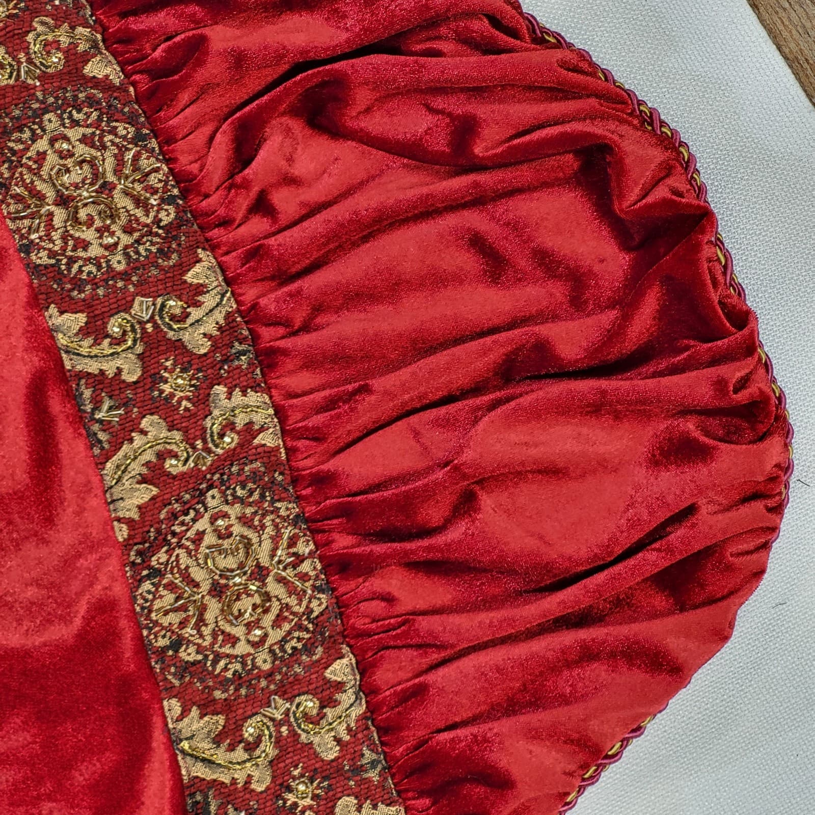 JC Penney Home Tree Skirt Red Gold Christmas Velvet Scalloped Beaded Luxury Vtg 5