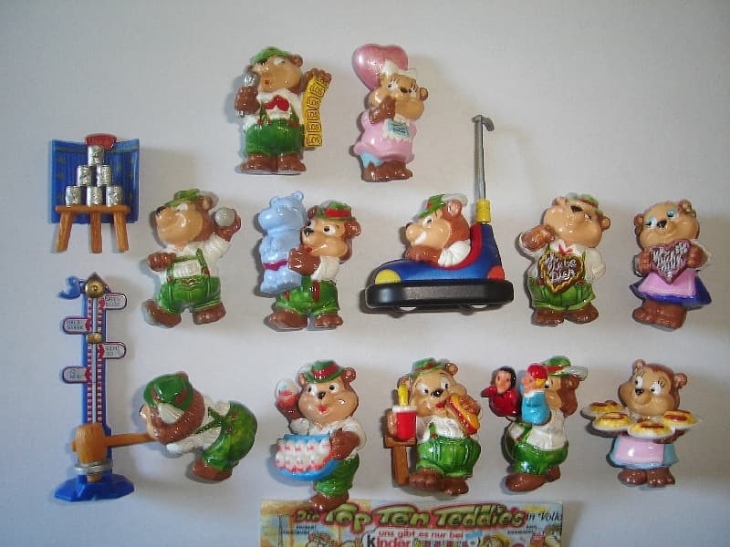 KINDER SURPRISE SET - TOP TEN TEDDIES FAIR OCTOBERFEST TEDDY BEARS 1996 FIGURES