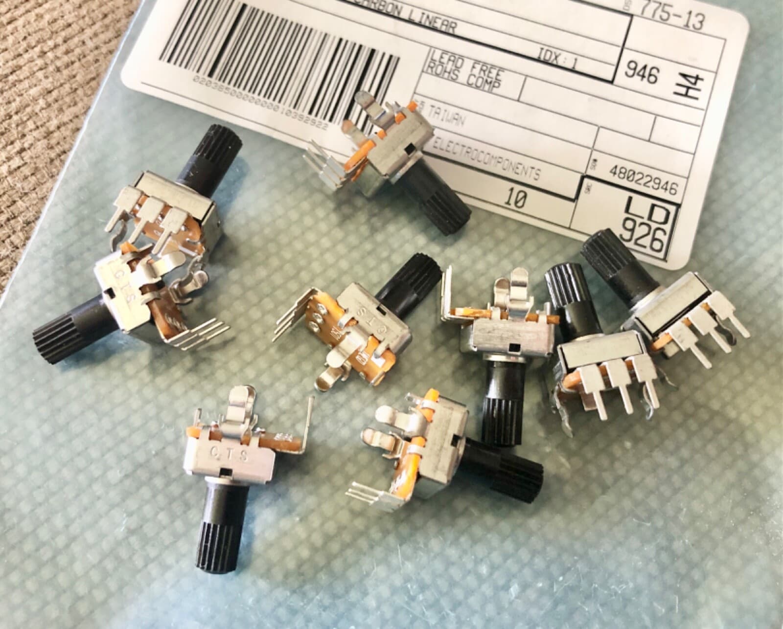 Lot of 9 - CTS Electrocomponents 1M Ohm 0.15W Linear Potentiometers 296UD105B1N 3