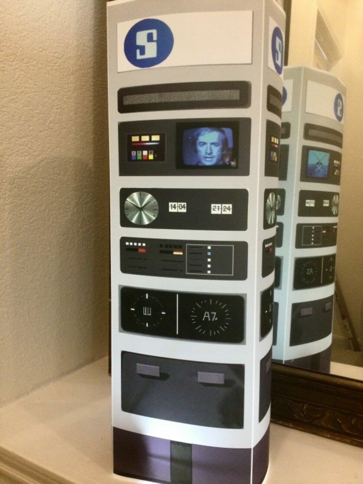 SpAcE 1999 Communication post Prop lamp translight Star Trek space age Yes 6