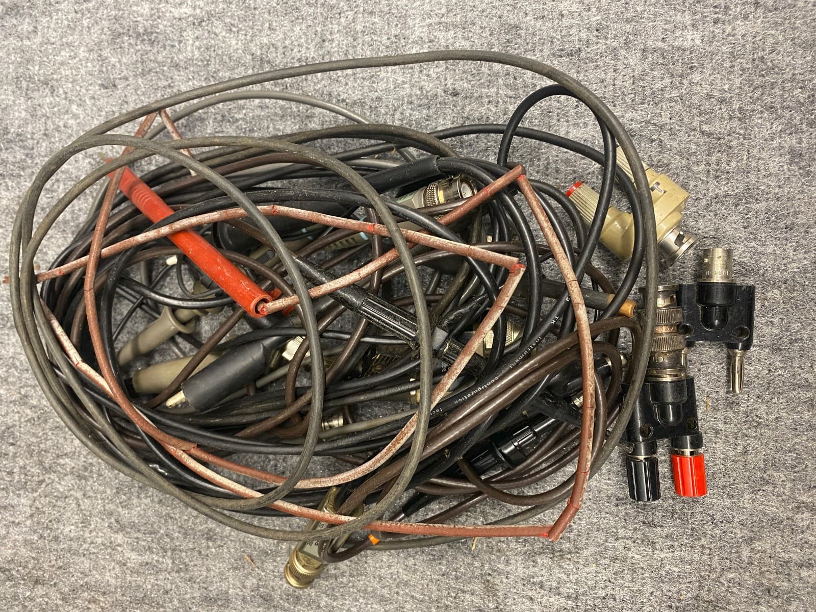 HITACHI Model V-1050F Oscilloscope 100 MHz~ Powers On 4