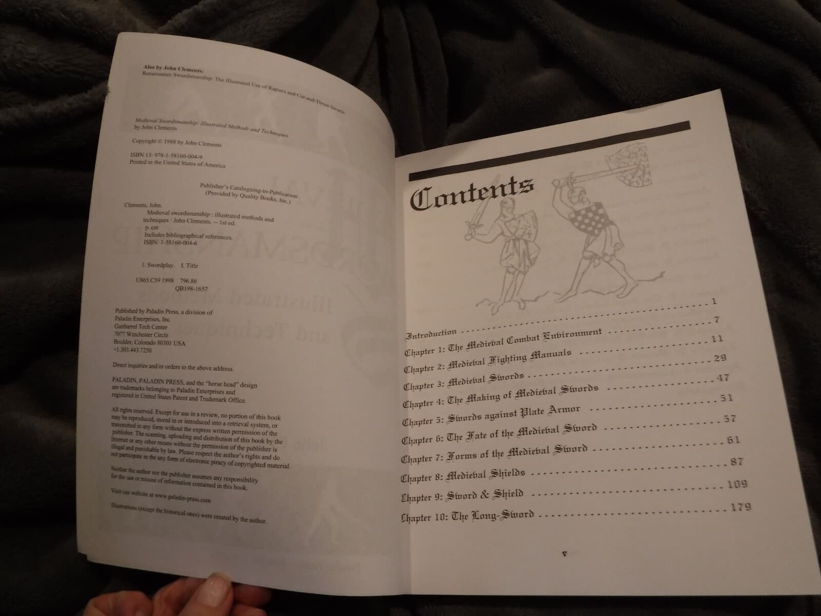 Medieval Swordsmanship : Illustrated Methods and Techniques by John Clements... 4