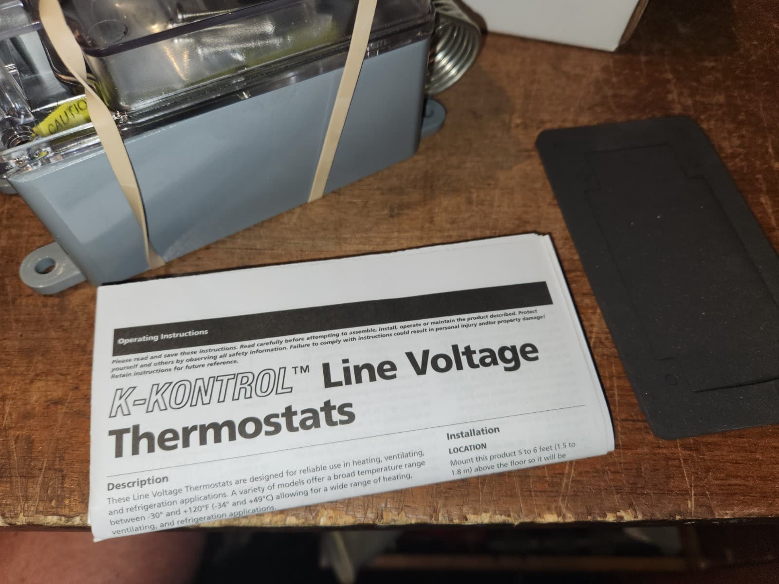 NEW WEATHERPROOF LINE VOLTAGE THERMOSTAT CANARM MODEL KJ16110 SHIPS FREE 5