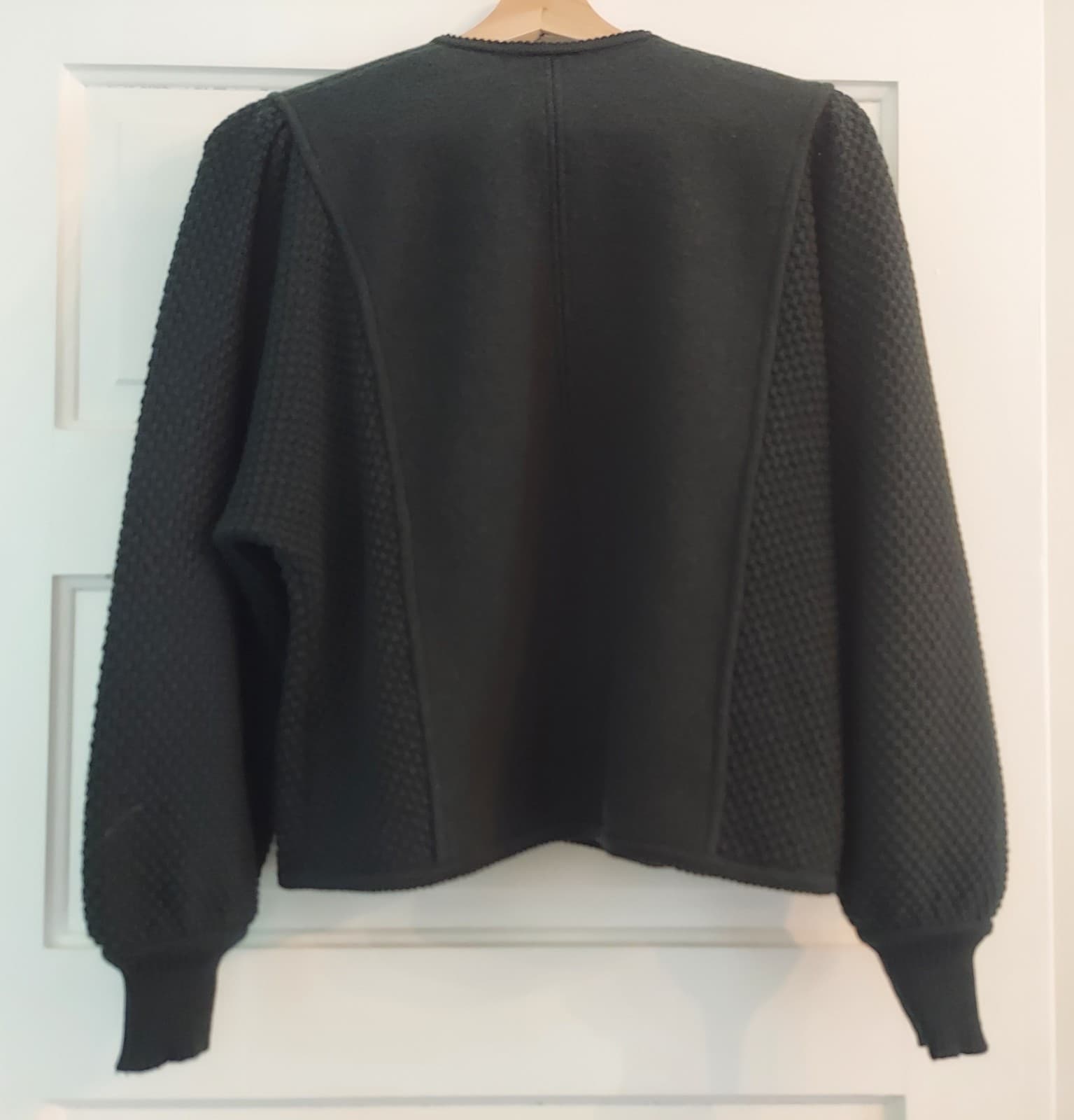 Geiger  Austria Sweater Cardigan or Jacket Womens 40/M Green 100% Wool Button up 2