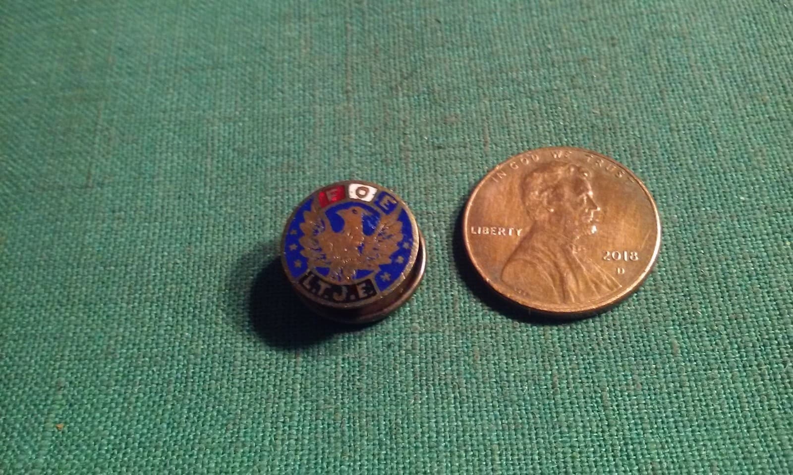 FRATERNAL ORDER of EAGLES Vintage Enamel FOE LTJE Member Lapel Pin Screw-Back 2
