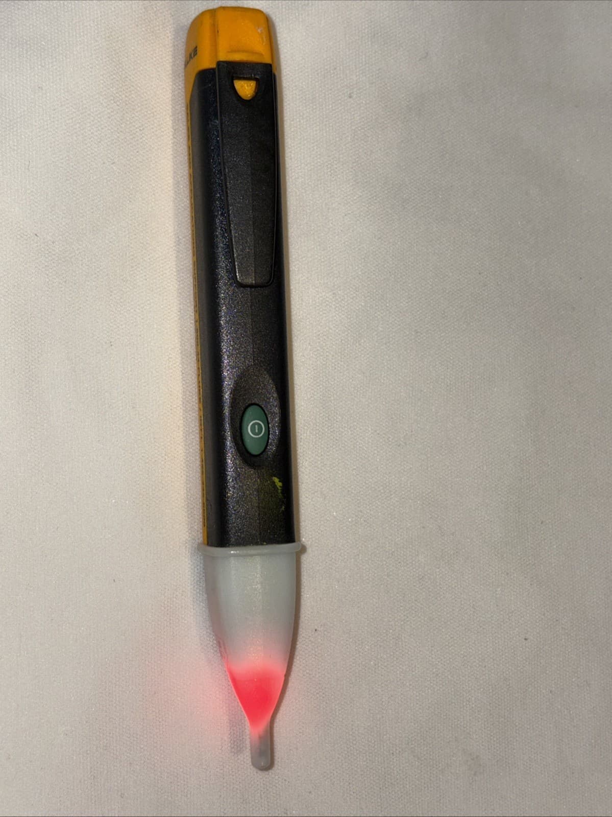 Fluke 1AC II VoltAlert Non-Contact Voltage Tester Pocket-Size 90-1000V AC Clip 4