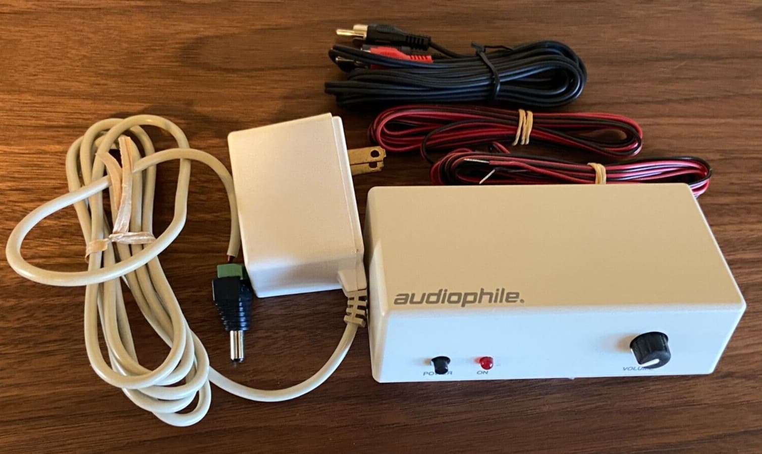 Audiophile Stereo Amplifier 2 WPC Integrated Amp w/ RCA inputs, Speaker Cables