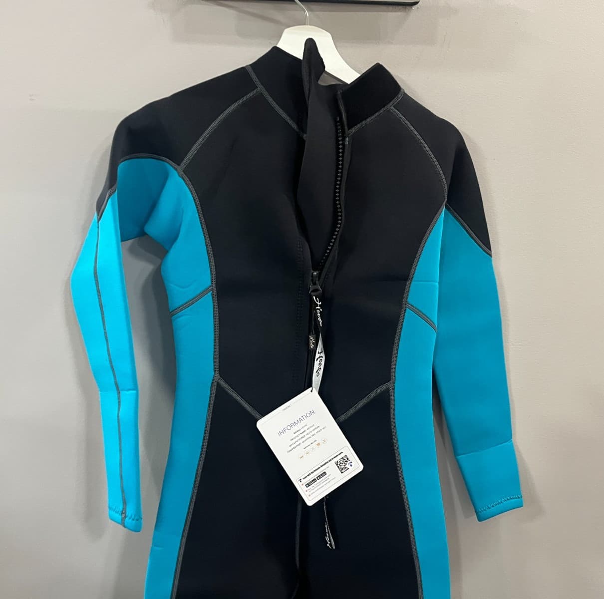 Hevto Womens Neoprene Full Body LS Wetsuit for Watersport, Black/Blue Size 8 5