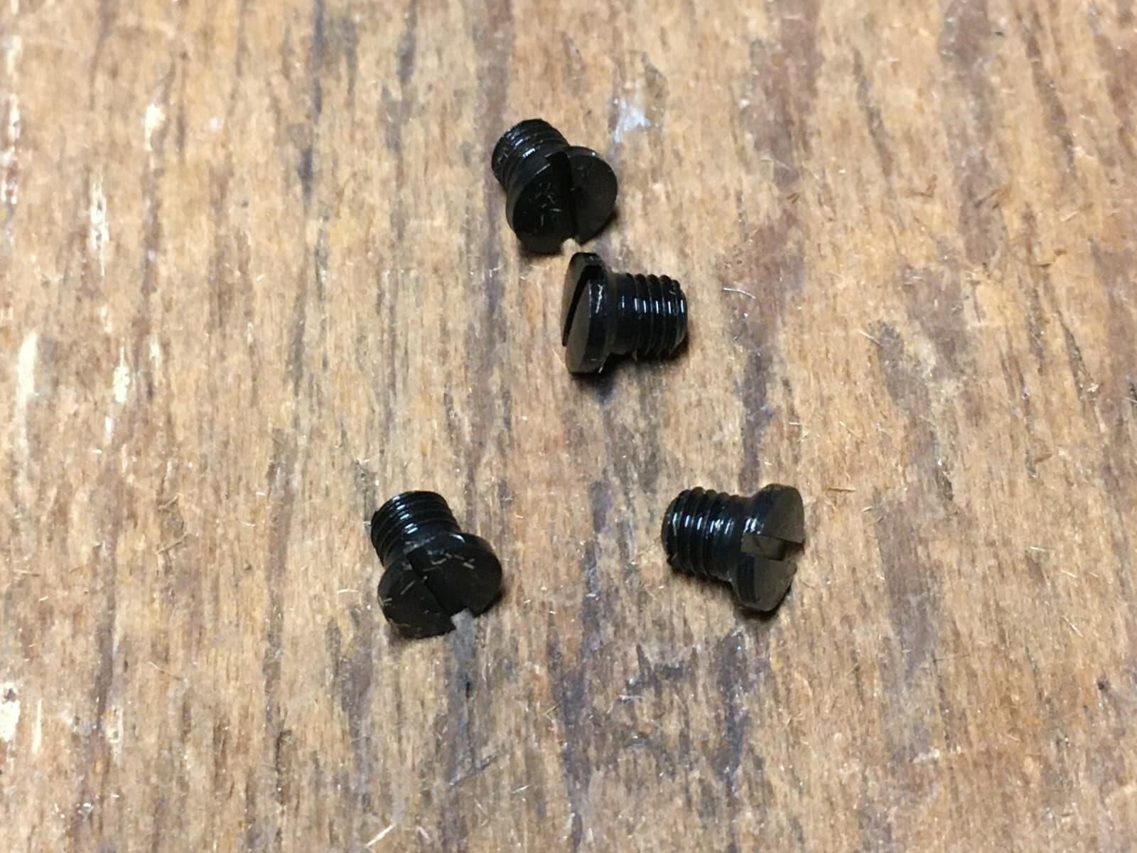 Set of 4 Remington 700 742 760 7400 7600 Front Rear Sight mounting Screws 6-48 2