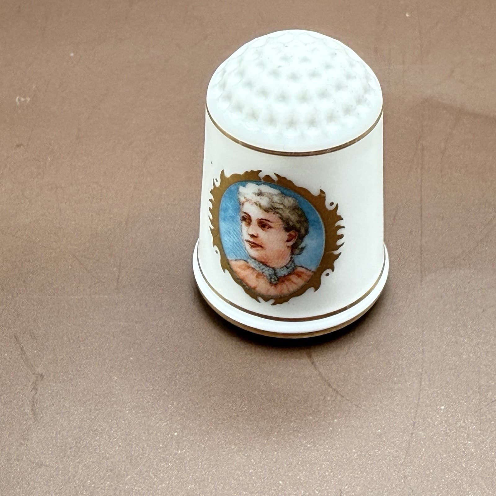 (7) Franklin Porcelain Presidential First Ladies Thimbles - After 1877 6