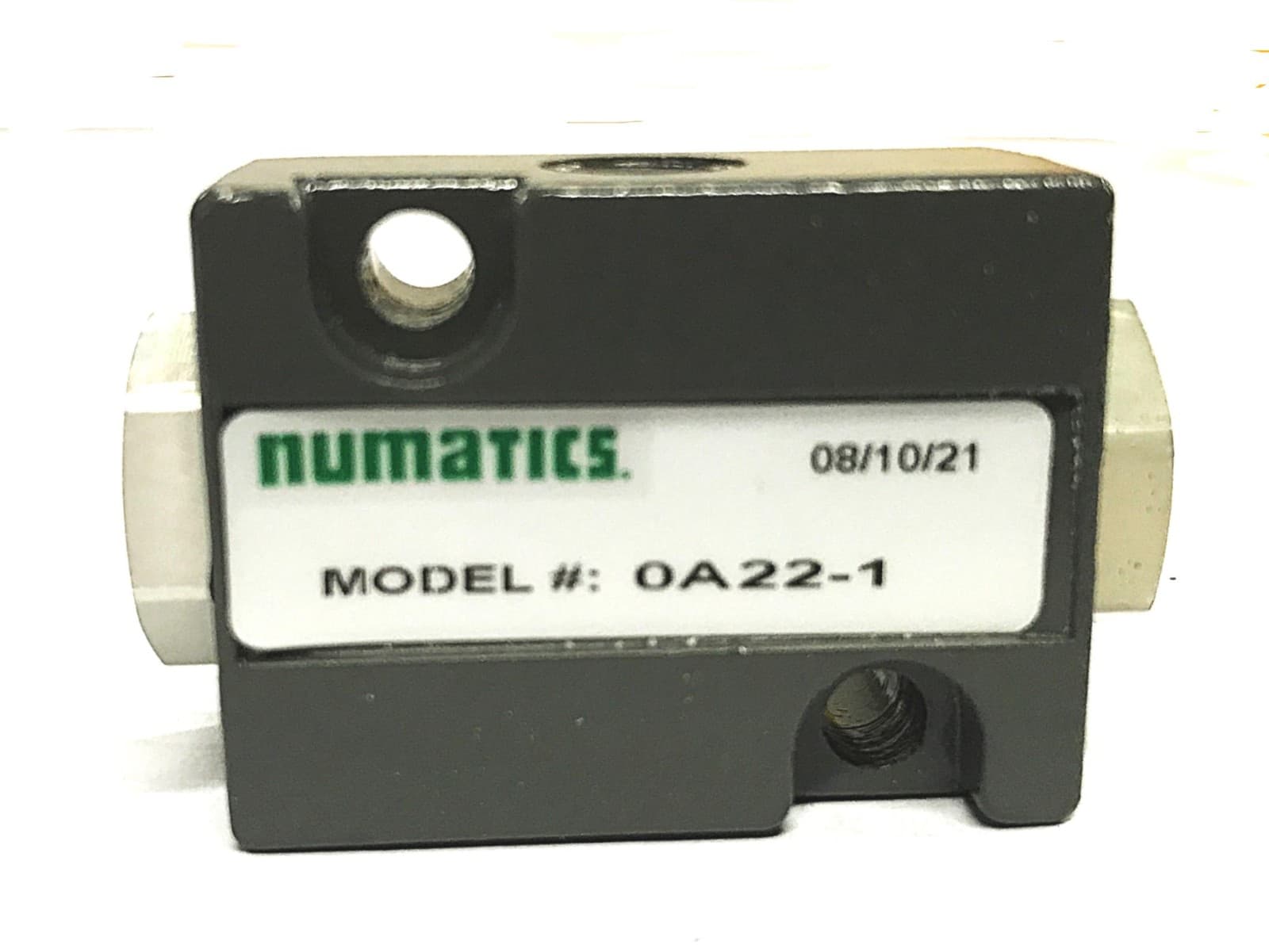 Numatics 1/8 inch Shuttle Valve Model# OA22-1 NOS 5