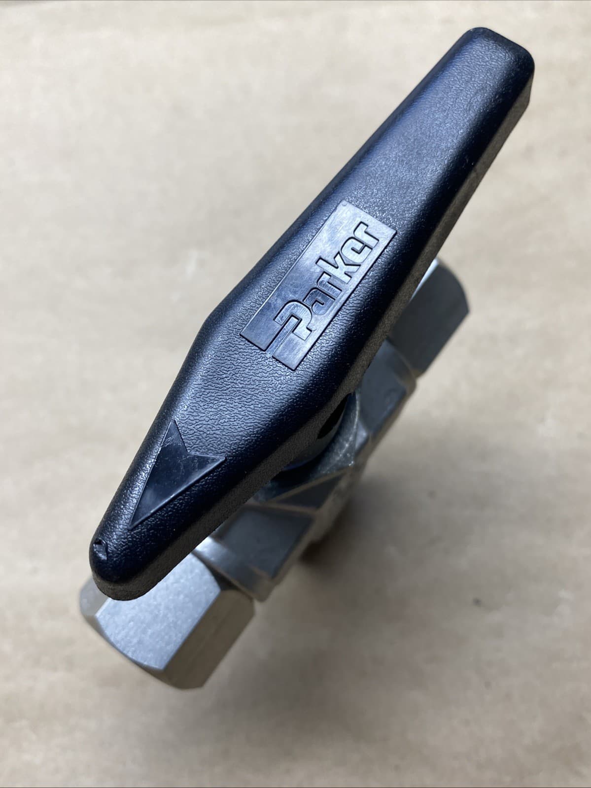 PARKER - 6F-B8XJ2-SSP -  Three Way Ball Valve 3