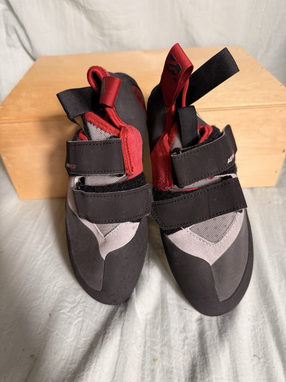 Adidas ASYM 5.10 Women's Rock Climbing Slipper Shoes US 7.5 Black/Red/Grey 3