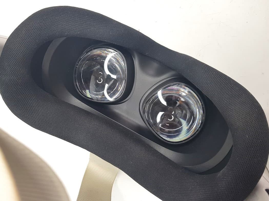 Meta QUEST 3S VR Headset Gaming Device w/ Controllers + Case 256Gb P97 3