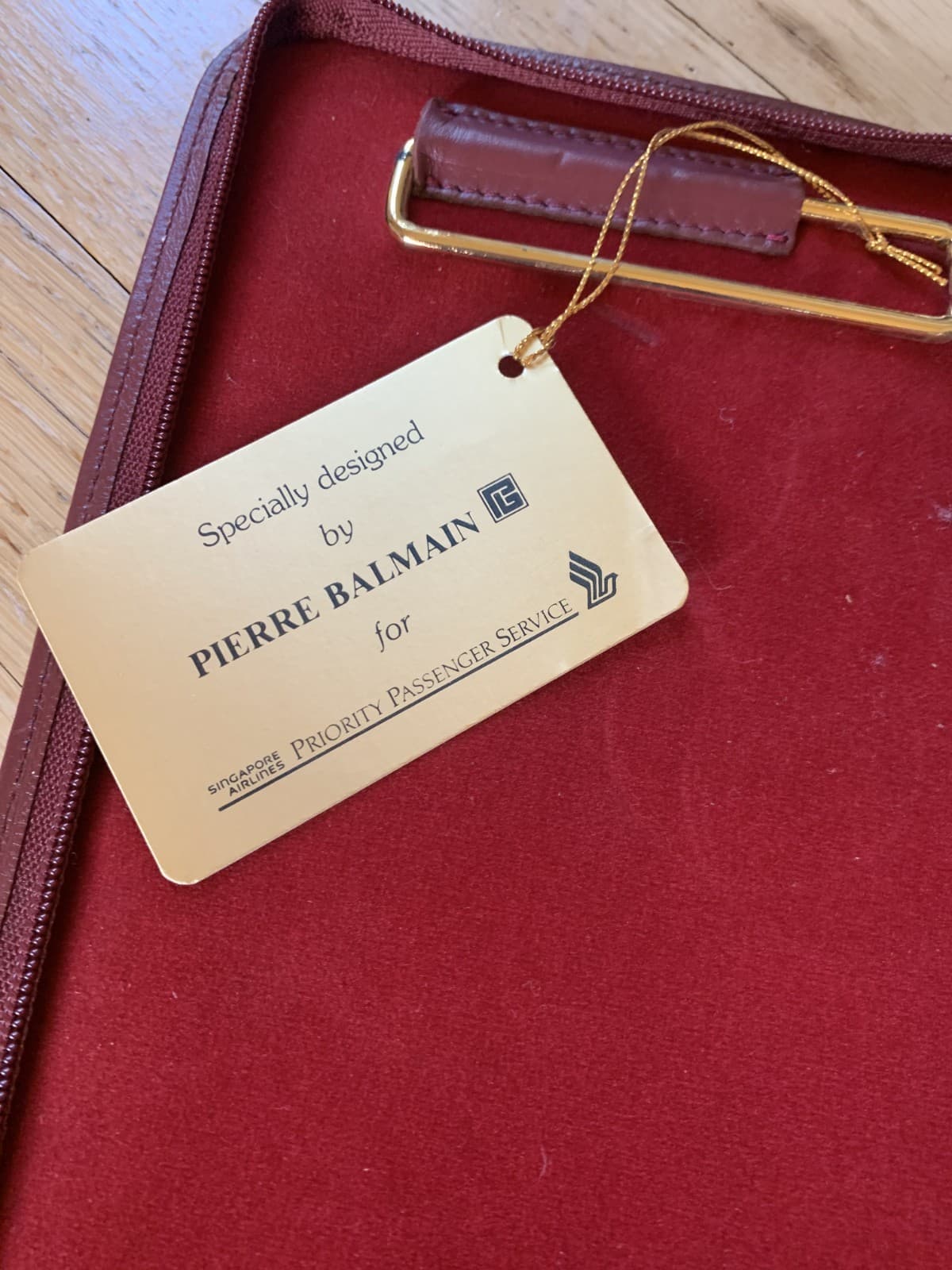 Vintage Singapore Airlines Travel Tie Case by Pierre Balmain 4