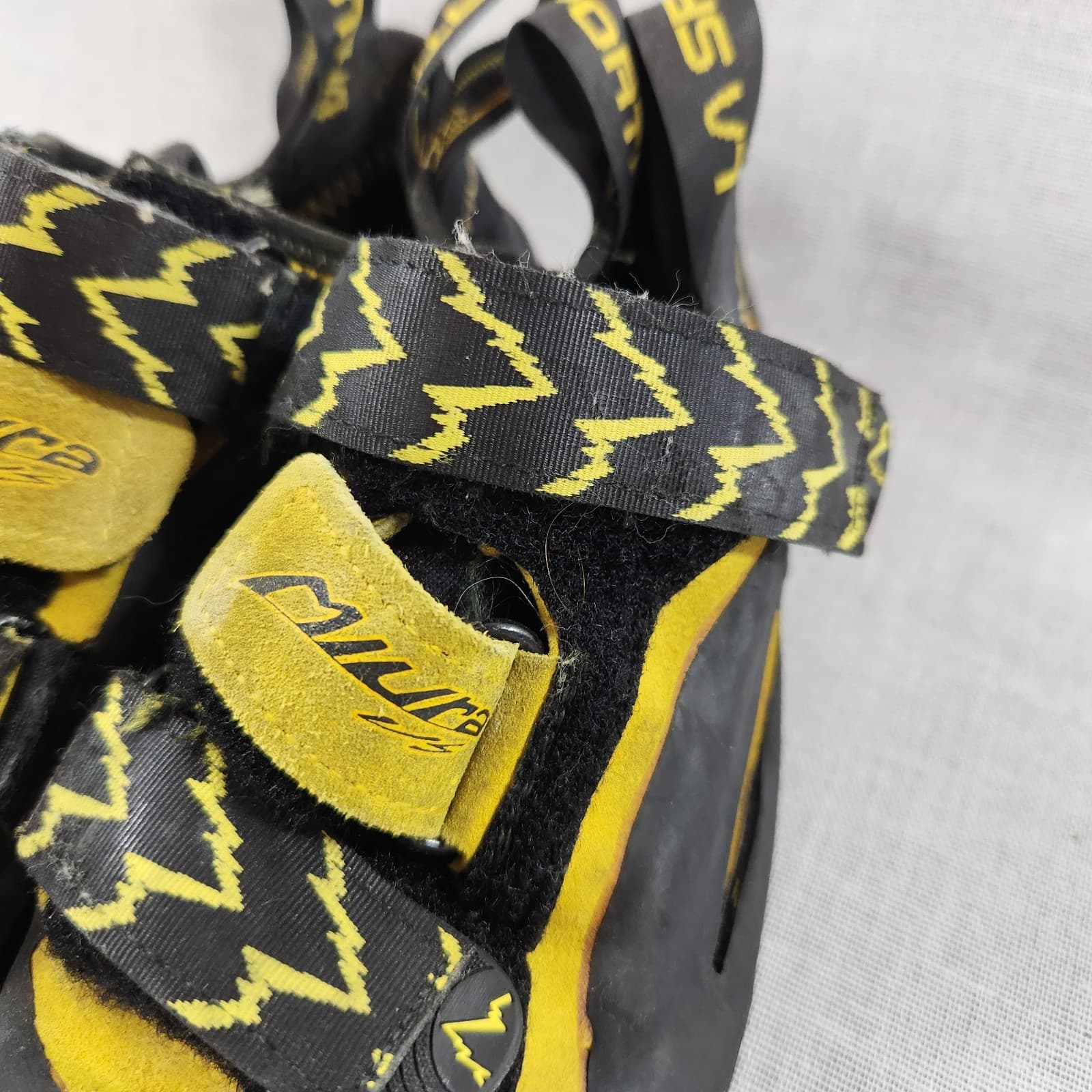 La Sportiva Miura VS Black Yellow Rock Climbing Shoes Womens Size 7.5 Straps 5