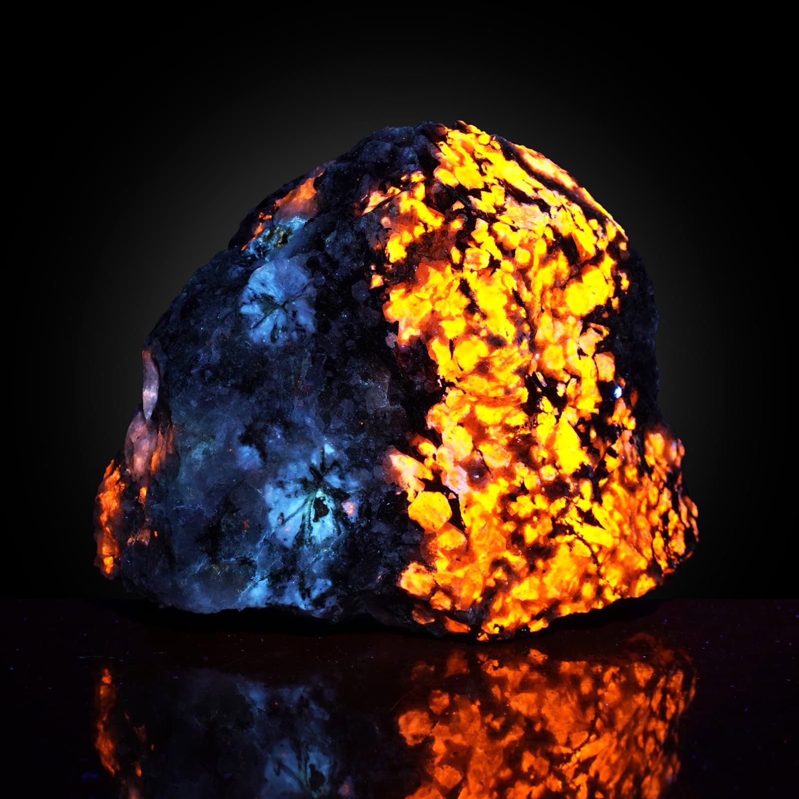 Tugtupite Analcime Sodalite more Fantasy Rock  Greenland Top Shelf! 6