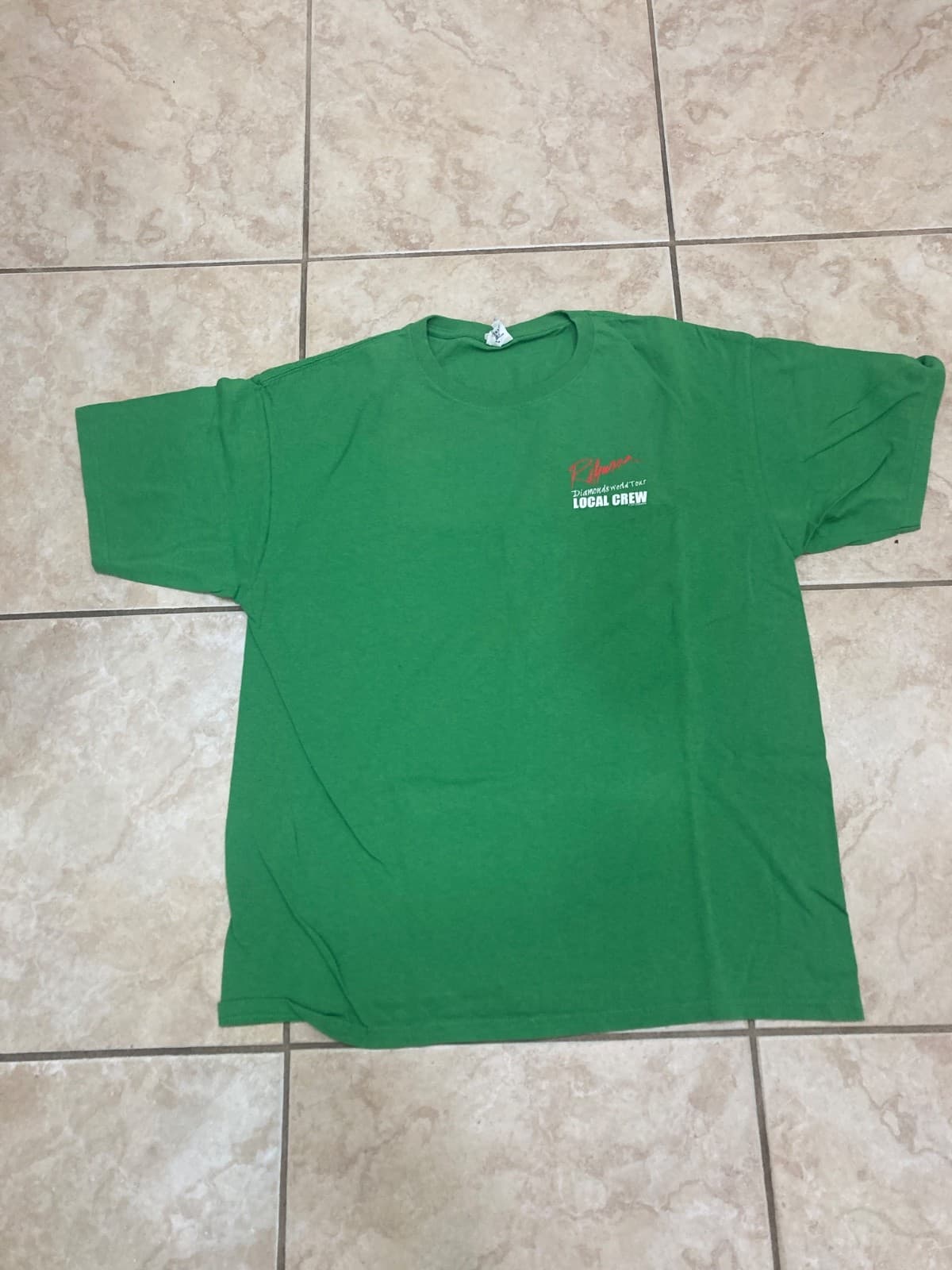 Rihanna TE Diamonds World Tour 2013 local crew Shirt Concert local crew t shirt