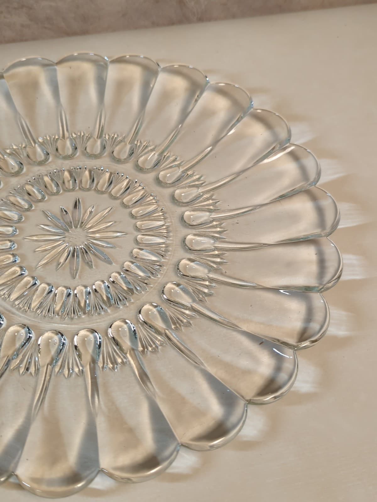 Vtg Mid Century Round Platter Cake Plate Starburst Scalloped Teardrop 11.5" 4