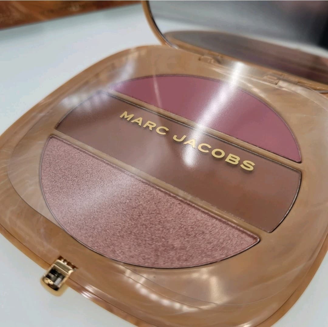 Marc Jacobs Café  Omega × Three Powder Blush Bronze Highlight TANTALIZE GLO!  2