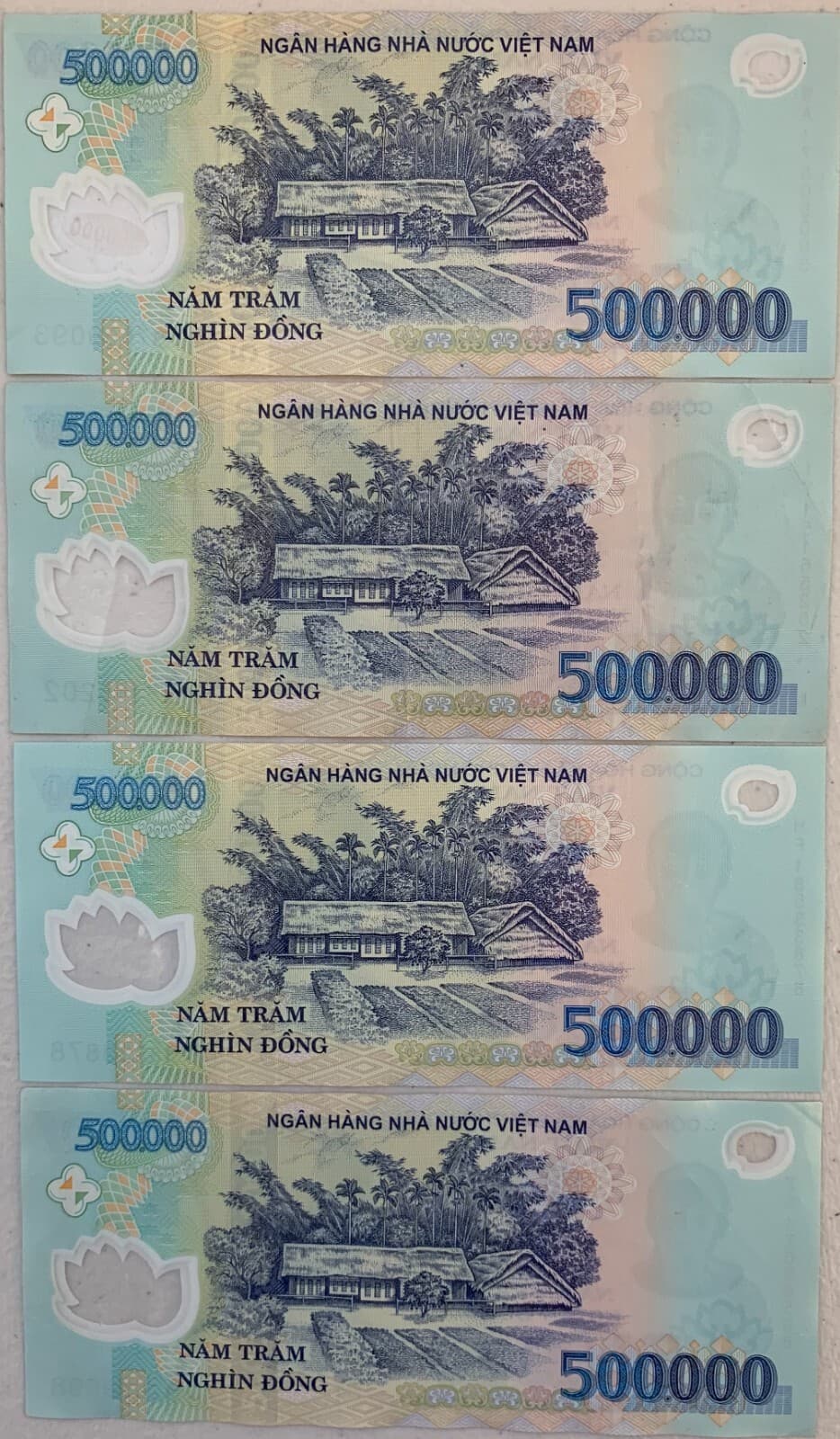 1,000,000 VIETNAM DONG  2x 500,000 BANKNOTES  1 MILLION VIETNAMESE AUTHENTIC VND 4