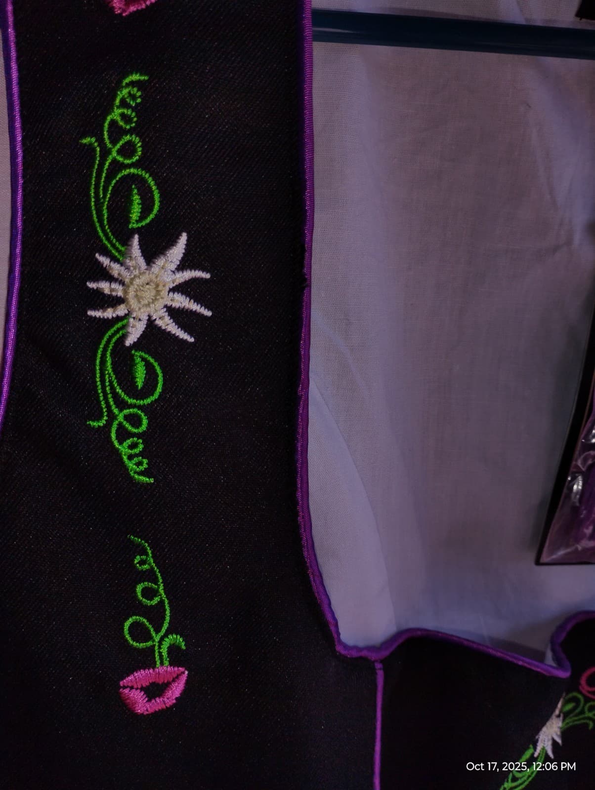 M-US 8. HALLOWEEN DIRNDL, Embroidered, 1Pc +Band,Black Tull covered Skirt 6